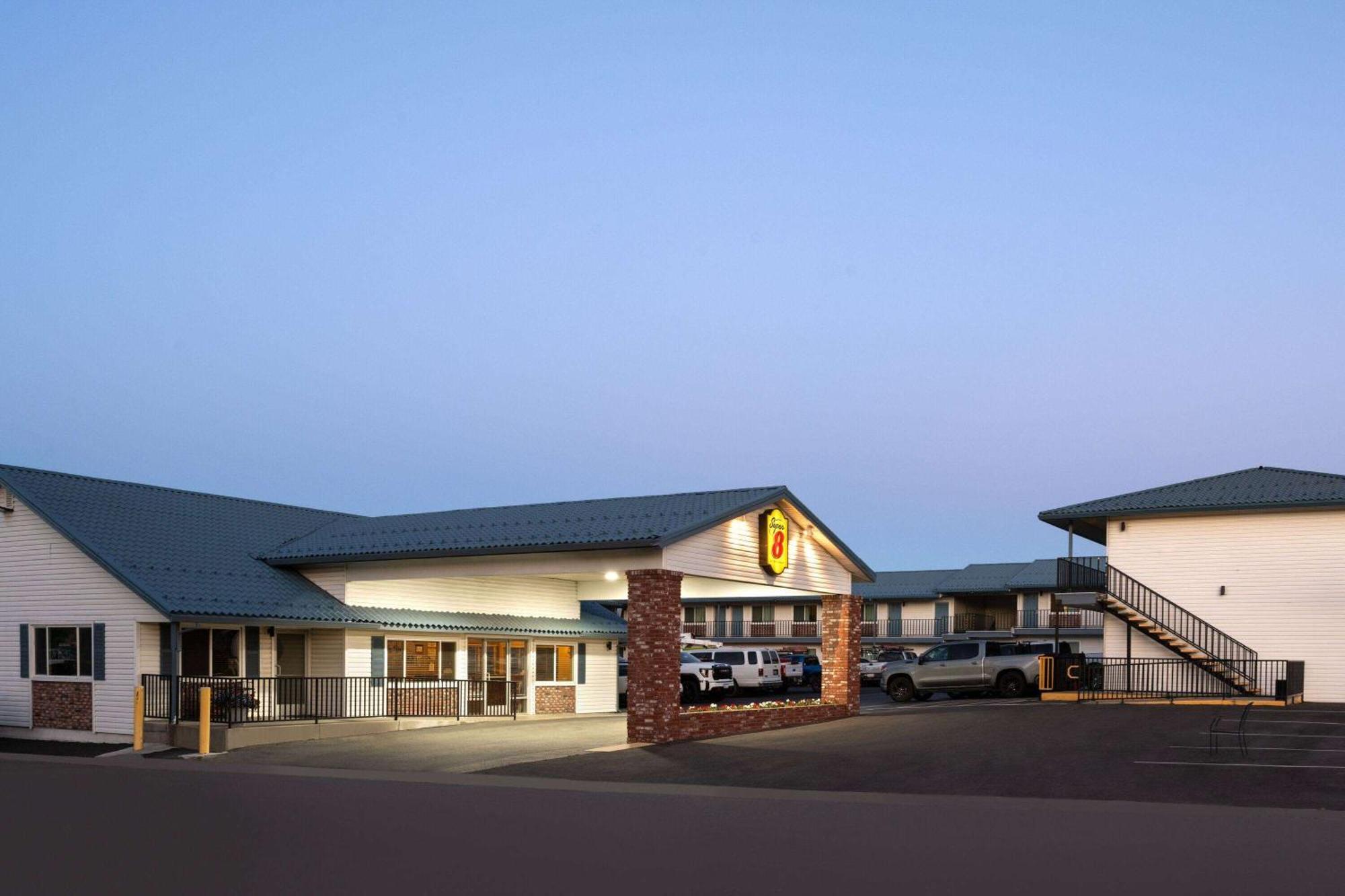 Super 8 by Wyndham Susanville Exteriör bild