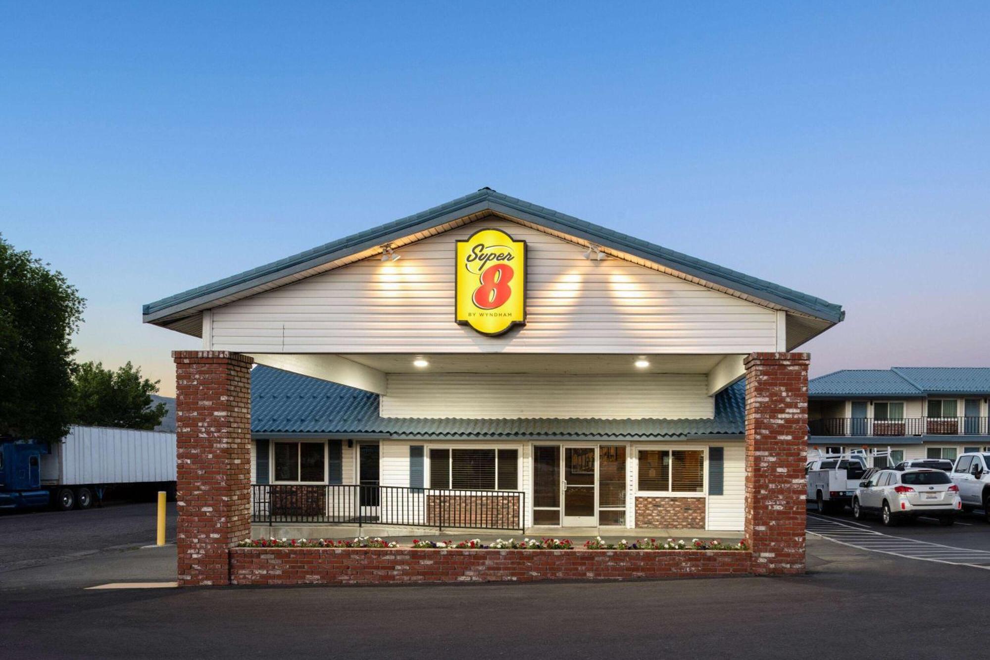 Super 8 by Wyndham Susanville Exteriör bild